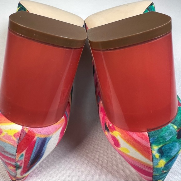 J. Crew Lucite Heel Ratti Painted Pineapple
Pump 9.5 NEW
$268 now $125 - Picture 11 of 11